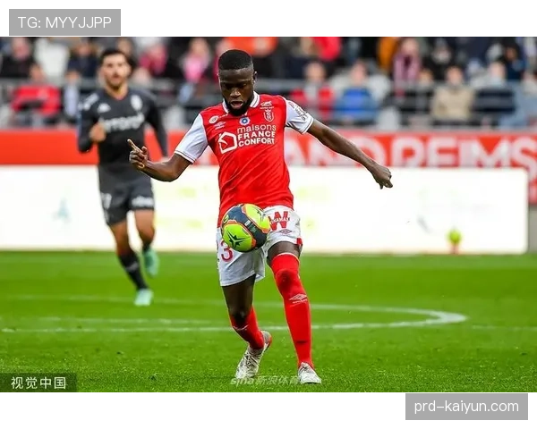 战术复盘:兰斯如何通过高位逼抢遏制了摩纳哥的进攻组织